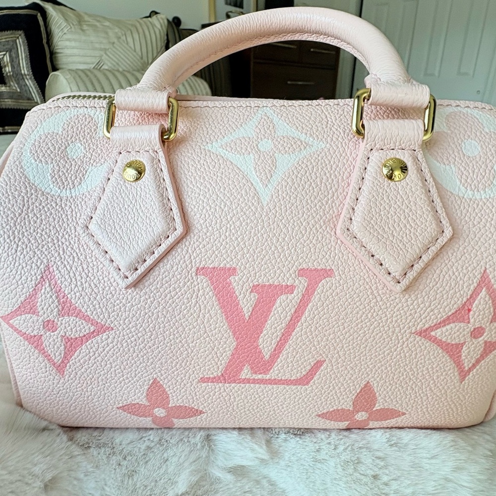 Authentic (Retired) Louis Vuitton Pink Speedy 20 Monogram Bag - Picture 8 of 13